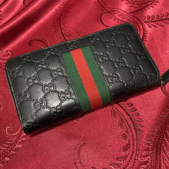 Authentic Gucci Wallet - Picture 3 of 3